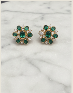 p2 Premium Emerald Floral Studs